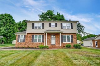 5811 Red Carriage Lane
