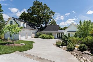 25 Wandering Oaks Way