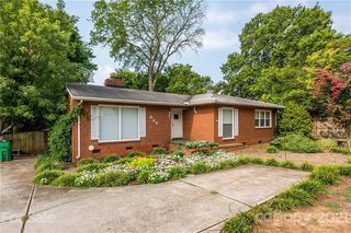 836 Woodlawn Road E