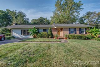 1214 Meadowood Drive