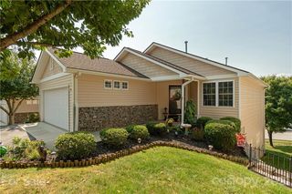 20 W Danbury Lane