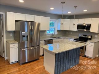 260 E Lackey Farm Road