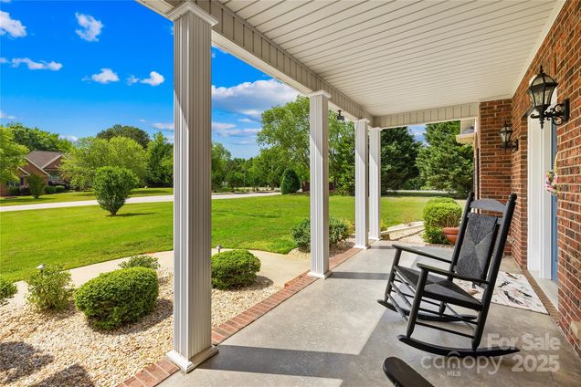 1305 Glenview Lane Rock Hill, SC House Pending - Photo 1 of 39. Opens carousel modal