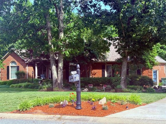 208 Stone Ridge Drive