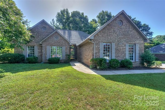 840 Emerson Drive Mooresville, NC House Active - Photo 1 of 30. Opens carousel modal