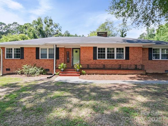 408 Old Post Road