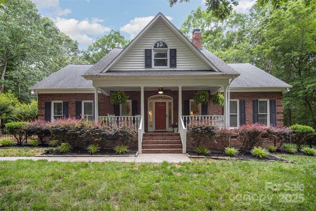 7408 Mockingbird Lane