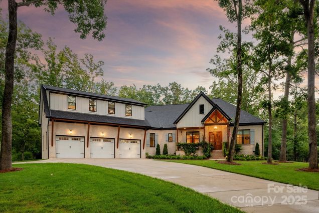 2705 Ski Trail Lane Waxhaw, NC House Active - Photo 1 of 41. Opens carousel modal
