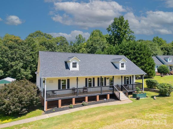 814 Carved Oak Court