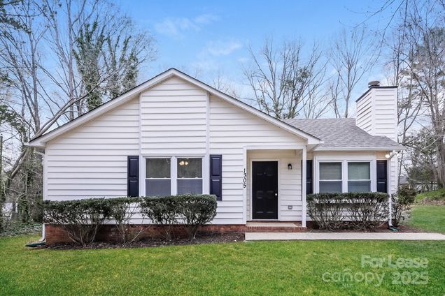 1305 Sharon Drive Waxhaw, NC House Active - Photo 1 of 16. Opens carousel modal