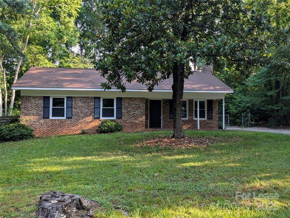 1301 Sharon Drive Waxhaw, NC House Active - Photo 1 of 15. Opens carousel modal
