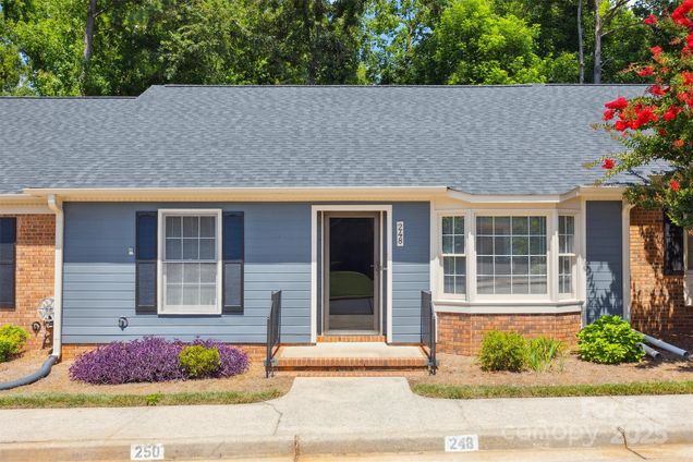 248 Pointe Circle