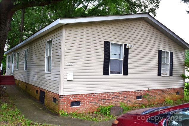 225 Emmett Street