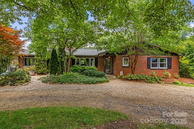 211 Hamburg Mountain Road