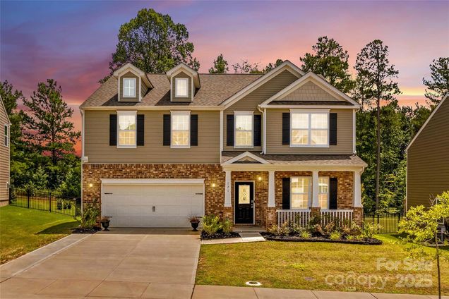 121 Edgehill Court