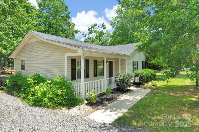 3501 Sassafras Trail Waxhaw, NC House Active - Photo 1 of 16. Opens carousel modal