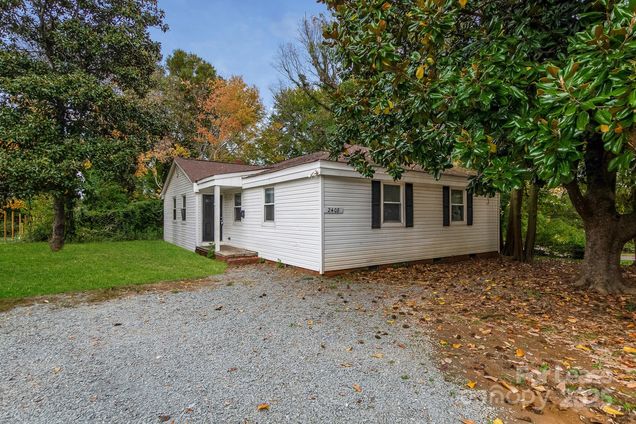 2408 Marlowe Avenue Charlotte, NC House Active - Photo 1 of 15. Opens carousel modal