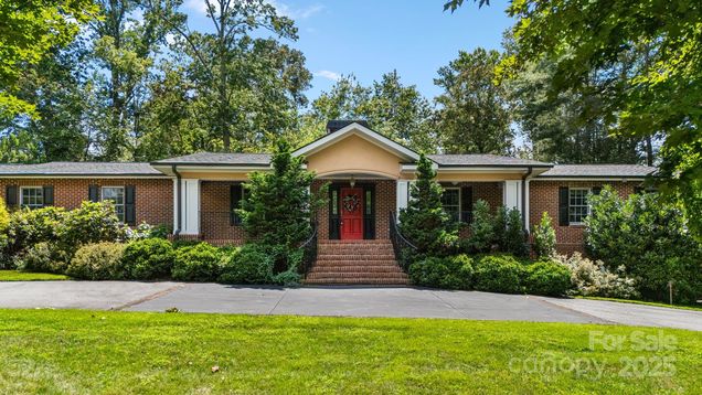 3 Amherst Road