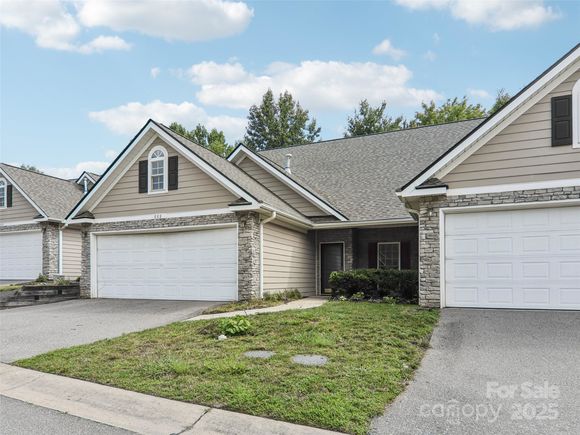 888 W Pointe Drive