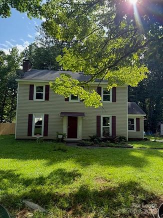 2320 Heather Glen Lane Charlotte, NC House Active - Photo 1 of 21. Opens carousel modal