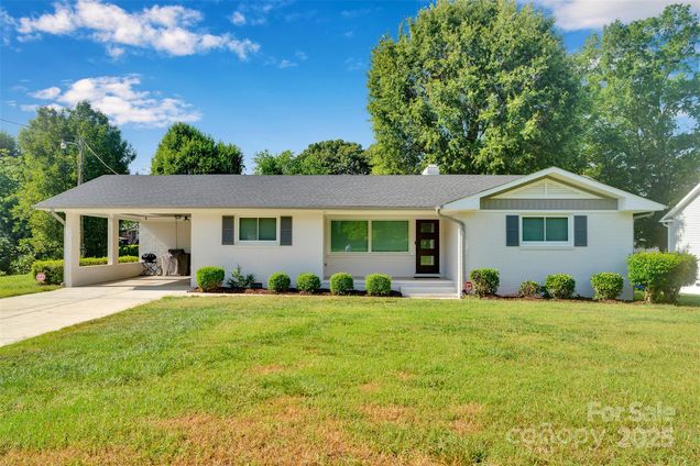 1004 Heather Drive Kannapolis, NC House Active - Photo 1 of 38. Opens carousel modal