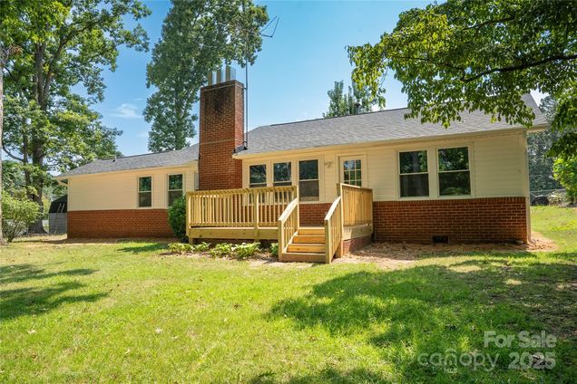 113 Oakleaf Drive