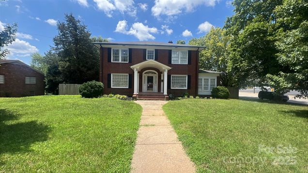 761 N Center Street