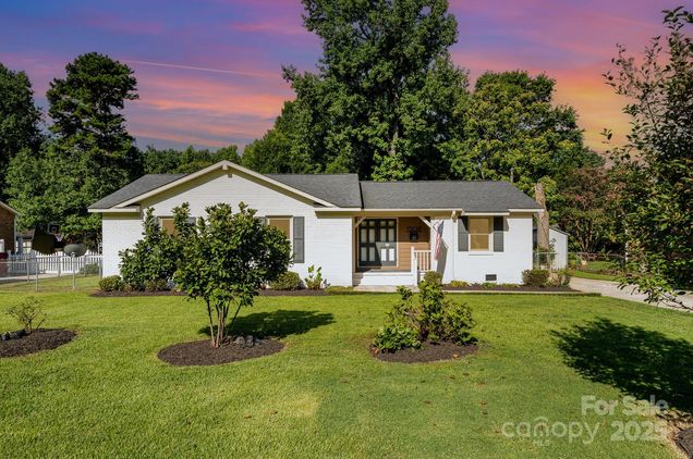 1208 Berkshire Drive Kannapolis, NC House Active - Photo 1 of 20. Opens carousel modal