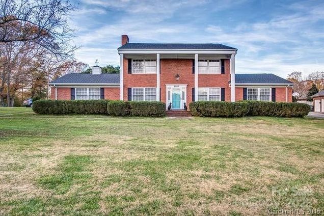 2200 Armstrong Park Drive