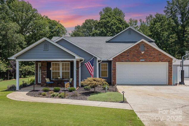 2301 Gleneagles Drive Unit 13