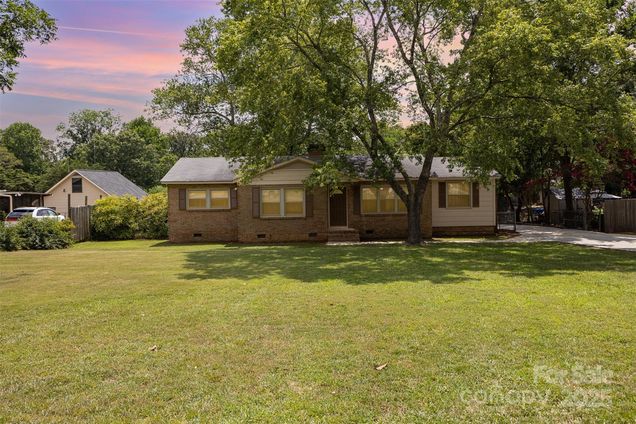 754 Cambridge Circle