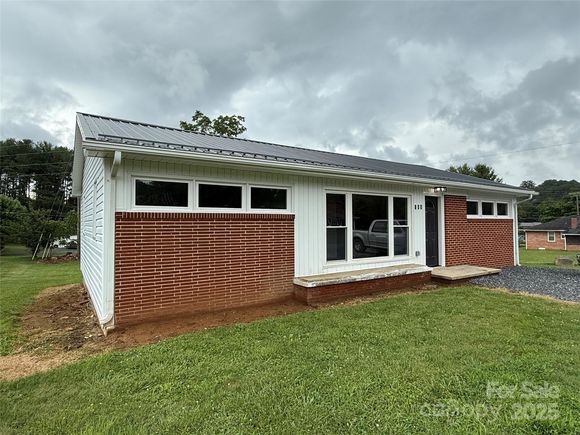 148 Brook Lane