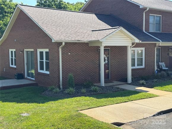 102 Brandywine Drive NE Unit F1