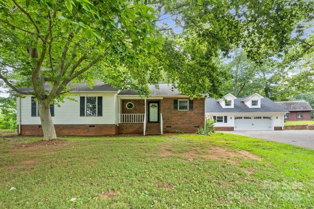 136 Ridgewood Lane