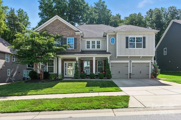 126 Canoe Pole Lane Mooresville, NC House Active - Photo 1 of 48. Opens carousel modal
