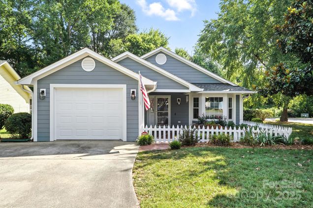 2902 Cherry Blossom Court Fort Mill, SC Condo Active - Photo 1 of 27. Opens carousel modal