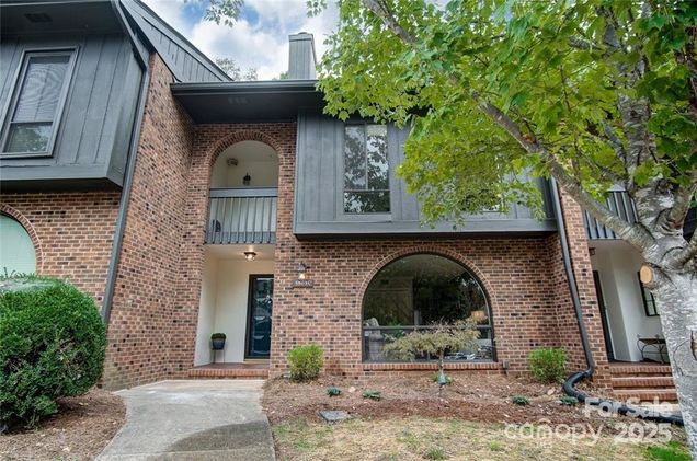 5803 Sharon Road