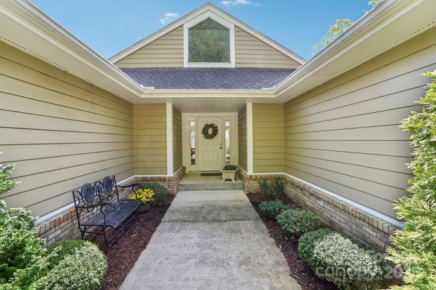320 Dawnbrook Drive