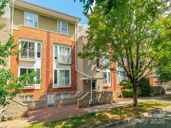 3629 Warp Street