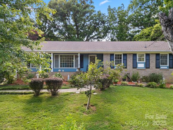 5115 Carriage Drive Circle Charlotte, NC House Active - Photo 1 of 24. Opens carousel modal