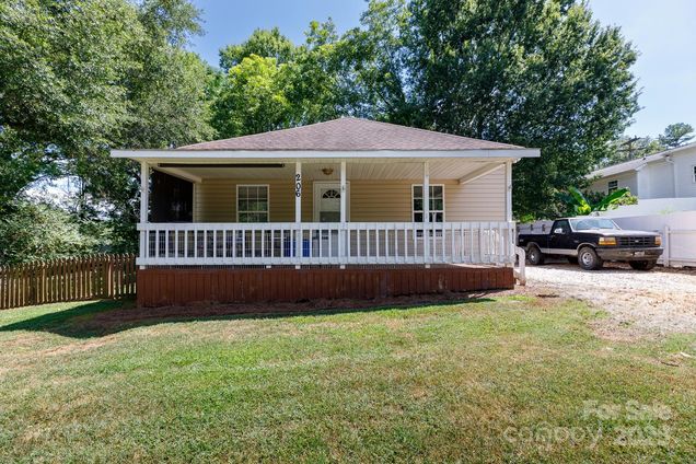 206 Hawthorne Lane Clover, SC House Active - Photo 1 of 28. Opens carousel modal