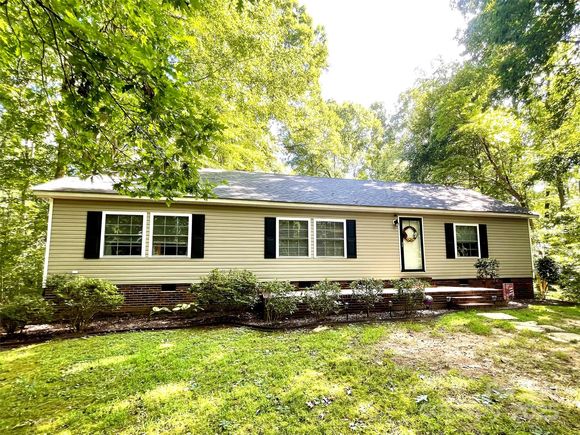 718 East Drive