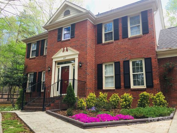 605 Giles Court