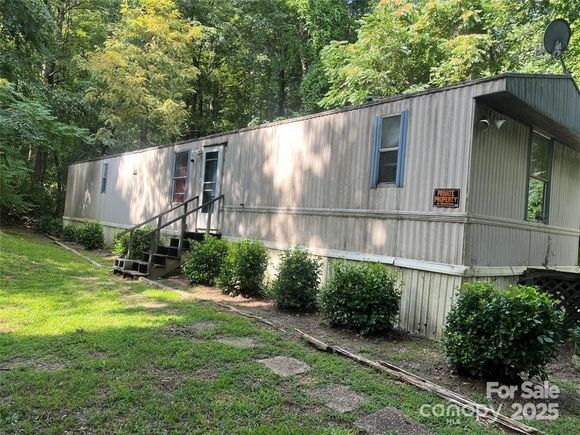 424 Sleepy Hollow Lane Hendersonville, NC House Active - Photo 1 of 18. Opens carousel modal