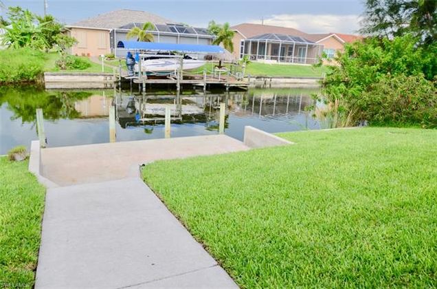 4123 Sw 17th Place Cape C Fl 33914 Mls 218044599 Estately