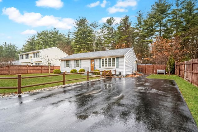 26 Delaware Nashua, NH House Sold - Photo 1 of 30. Opens carousel modal