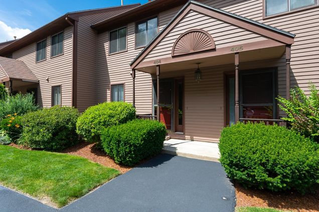 404 Eastview Unit 404