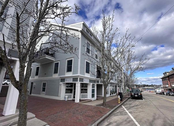 33 Deer Unit 514 Portsmouth, NH Townhouse Active - Photo 1 of 23. Opens carousel modal