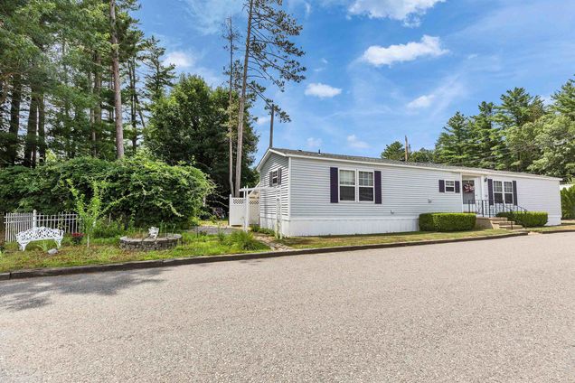 69 Thistle Unit 22 Manchester, NH House Active - Photo 1 of 35. Opens carousel modal