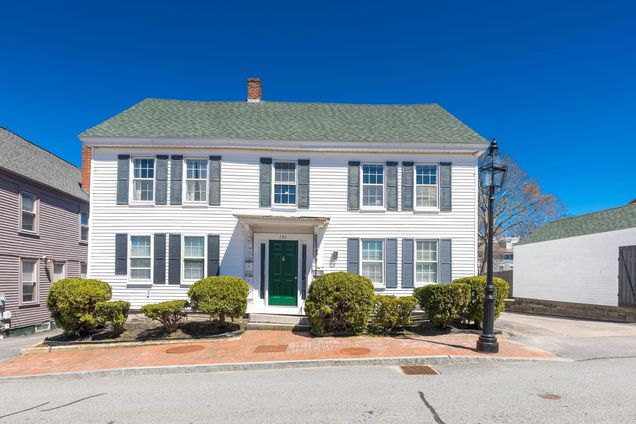 151 High Unit 2 Portsmouth, NH Apartment Active - Photo 1 of 14. Opens carousel modal